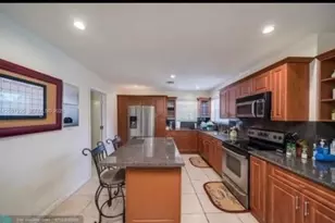 720 SW 64th Way, Pembroke Pines, FL 33023 - Photo 3