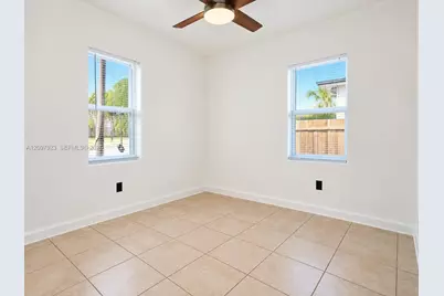 632 NW 14th Ter, Fort Lauderdale, FL 33311 - Photo 7