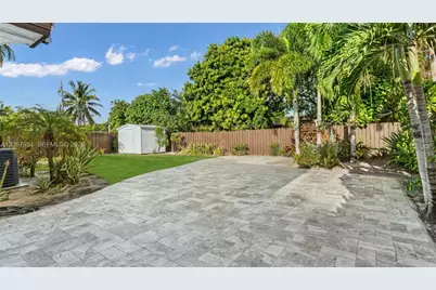 4734 NE 15th Way, Oakland Park, FL 33334 - Photo 15