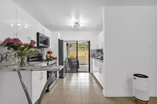 2730 W 60th Pl, Hialeah, FL 33016 - Photo 9
