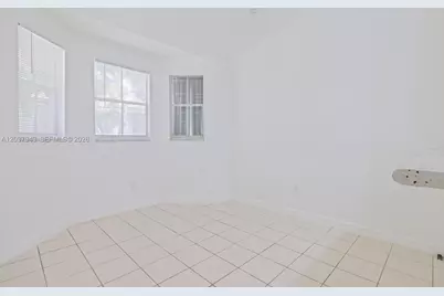 1663 SE 27th Dr #208, Homestead, FL 33035 - Photo 5