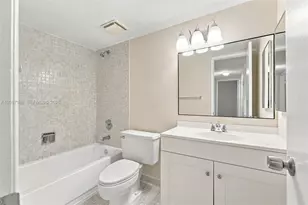 291 W Park Dr, Miami, FL 33172 - Photo 15