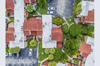 291 W Park Dr #9-201, Miami, FL 33172 - Photo 19