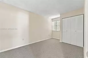 291 W Park Dr, Miami, FL 33172 - Photo 17