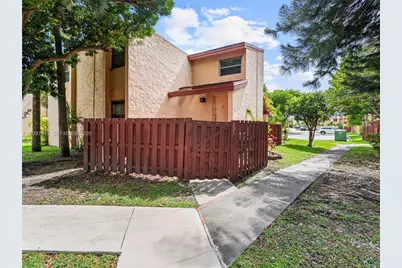 291 W Park Dr #9-201, Miami, FL 33172 - Photo 1