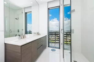 460 NE 28th St, Miami, FL 33137 - Photo 13