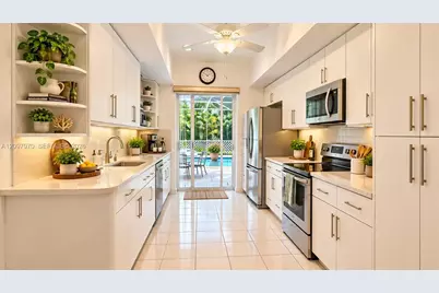 9325 SW 178th Ter, Palmetto Bay, FL 33157 - Photo 3