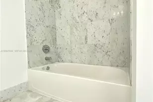 253 NE 2nd St, Miami, FL 33132 - Photo 19