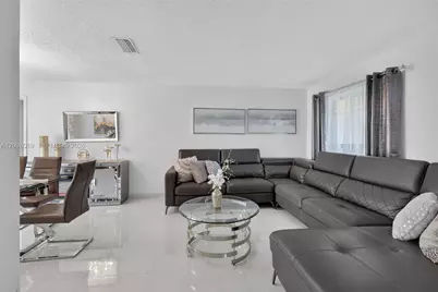8480 NW 24th Ct, Sunrise, FL 33322 - Photo 5