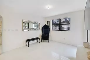 8110 NW 104th Ct, Doral, FL 33178 - Photo 3