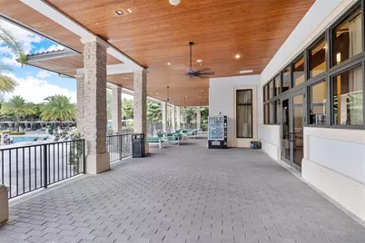 8110 NW 104th Ct, Doral, FL 33178 - Photo 33
