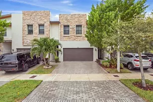 8110 NW 104th Ct, Doral, FL 33178 - Photo 21