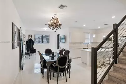 8110 NW 104th Ct, Doral, FL 33178 - Photo 5