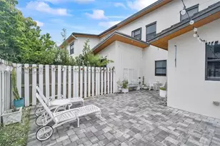 8110 NW 104th Ct, Doral, FL 33178 - Photo 19