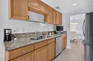9901 Fairway Cove Ln, Plantation, FL 33324 - Photo 17