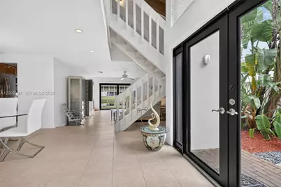 9901 Fairway Cove Ln, Plantation, FL 33324 - Photo 5