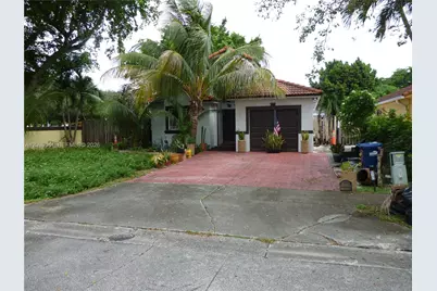 8161 NW 186th Ter, Hialeah, FL 33015 - Photo 1