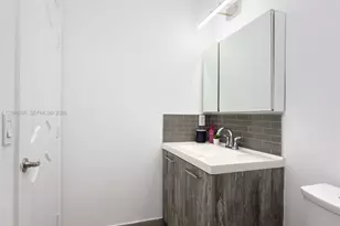 11480 NW 81st Terrace, Doral, FL 33178 - Photo 21