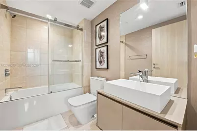 1000 Brickell Plz #3401, Miami, FL 33131 - Photo 45