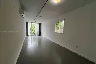 542 SW 3rd St, Miami, FL 33130 - Photo 5