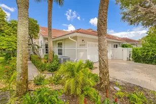 4107 Carriage Dr, Pompano Beach, FL 33069 - Photo 3