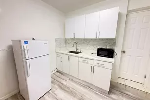 840 N 70th Way, Hollywood, FL 33024 - Photo 5