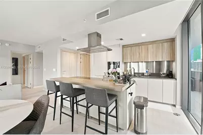 1000 Brickell Plz #3401, Miami, FL 33131 - Photo 9