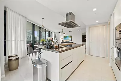 1000 Brickell Plz #3401, Miami, FL 33131 - Photo 7