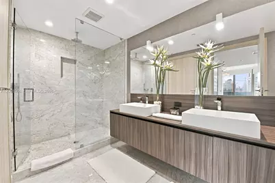 1000 Brickell Plz #3401, Miami, FL 33131 - Photo 21