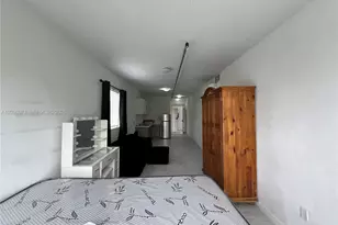 542 SW 3rd St, Miami, FL 33130 - Photo 5