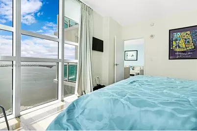 950 Brickell Bay Dr #3710, Miami, FL 33131 - Photo 23