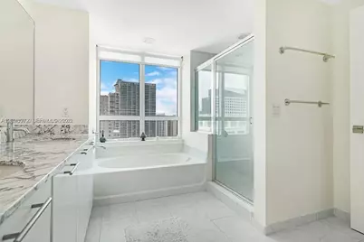 950 Brickell Bay Dr #3710, Miami, FL 33131 - Photo 29