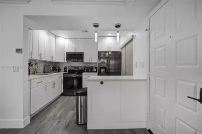 20150 NE 3rd Ct #6, Miami, FL 33179 - Photo 5