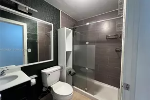 446 SW 3rd St, Miami, FL 33130 - Photo 3