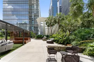 88 SW 7th St, Miami, FL 33130 - Photo 17