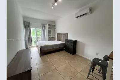 446 SW 3rd St #5, Miami, FL 33130 - Photo 3