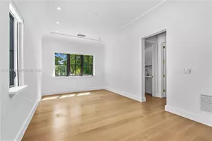 555 Santander Ave, Coral Gables, FL 33134 - Photo 13
