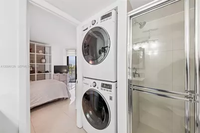 1000 Quayside Ter #1103, Miami, FL 33138 - Photo 9
