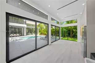 280 NW 47th St, Miami, FL 33127 - Photo 35