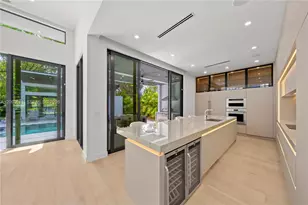 280 NW 47th St, Miami, FL 33127 - Photo 11