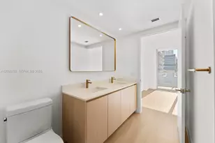 90 NE 32nd St, Miami, FL 33137 - Photo 15
