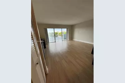 9357 Fontainebleau Blvd #D304, Miami, FL 33172 - Photo 3