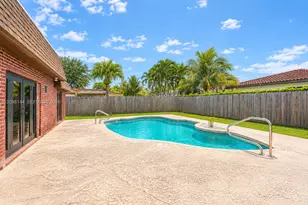 8131 NW 68th Ave, Tamarac, FL 33321 - Photo 7