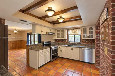 8131 NW 68th Ave, Tamarac, FL 33321 - Photo 13