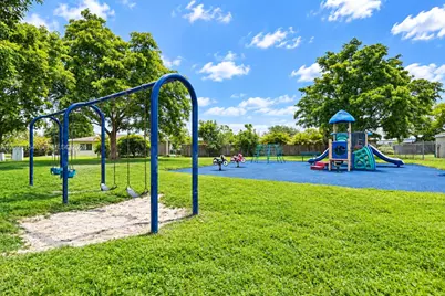 8131 NW 68th Ave, Tamarac, FL 33321 - Photo 37
