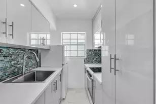 635 8th St, Miami Beach, FL 33139 - Photo 9