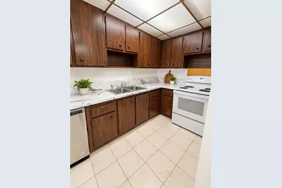 10000 NW 80th Ct #2350, Hialeah Gardens, FL 33016 - Photo 3