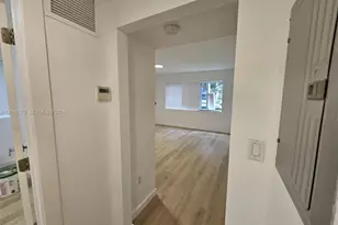 557 Michigan Ave, Miami Beach, FL 33139 - Photo 1