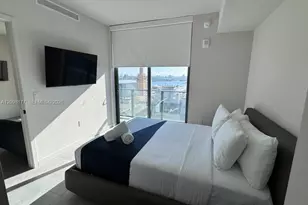 121 NE 5th St, Miami, FL 33132 - Photo 9