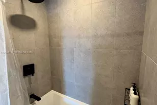 121 NE 5th St, Miami, FL 33132 - Photo 5